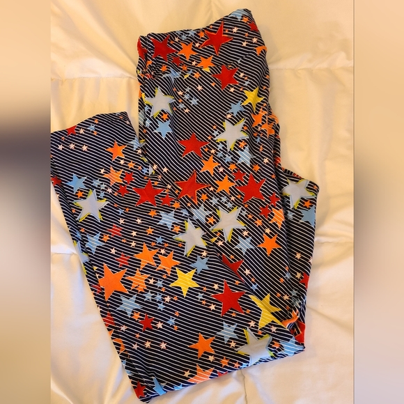 LulaRoe tall & curvy stars and stripes leggings - Picture 4 of 5